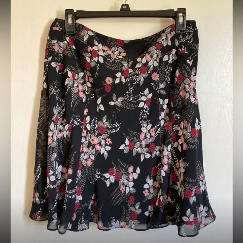 *Loft Petites Black Floral Size 6P Flare Skirt #IR